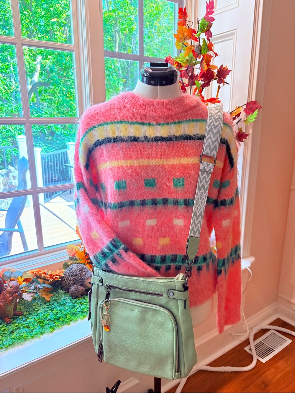 New! Darling Boutique Sweater S/M with NWT purse